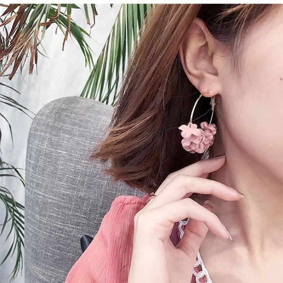 🔴𝟱/$𝟮𝟬🔴𝗖𝗟𝗘𝗔𝗥𝗔𝗡𝗖𝗘 Pink Earrings NEW - Picture 3 of 10